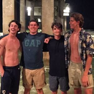 Meet your Posher, Levi